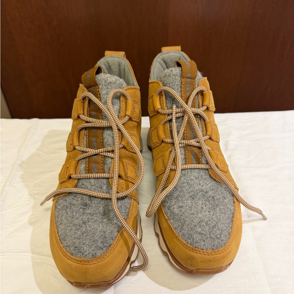 Sorel Tan and Gray Winter Boots - Picture 4 of 13